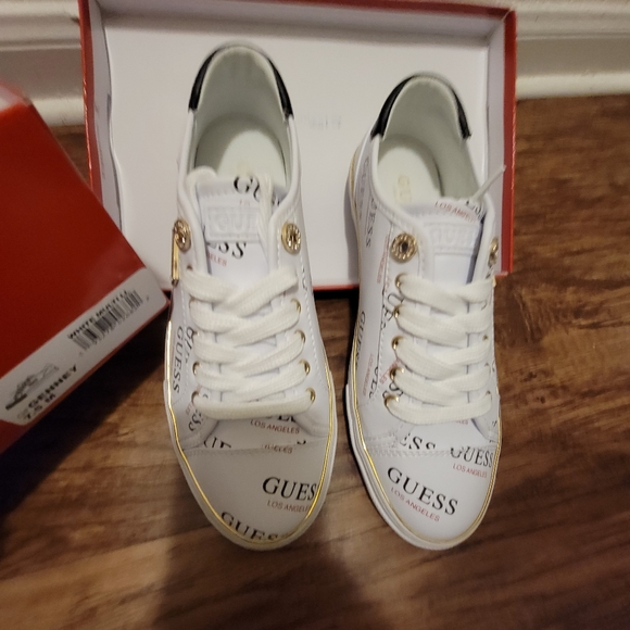 GUESS GAIA Graffiti Red Sneakers GFGAIA6 Womens Lace Up Low-Top - Picture 14 of 16